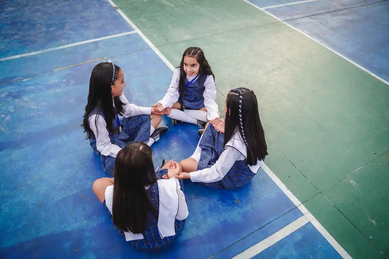Amigas del colegio compartiendo un momento en Ibagué.